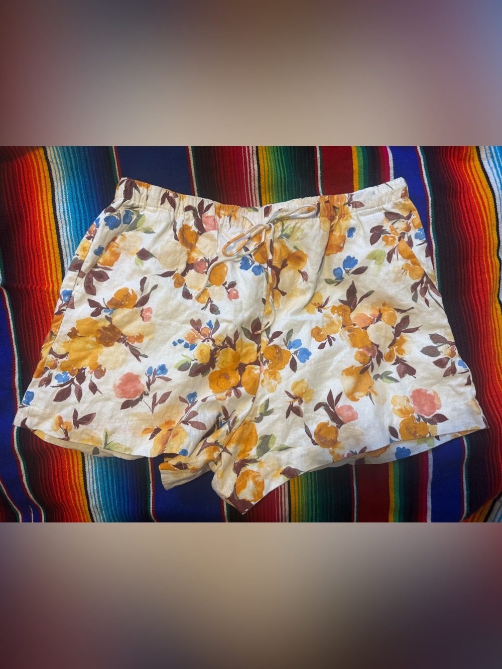 NEW WITH TAGS: Abercrombie & Fitch Floral Linen Blend Shorts - Size Large